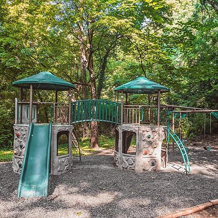 שאטאנוגה Lena Cabin Wooded Tiny Cabin - Hot Tub מראה חיצוני תמונה