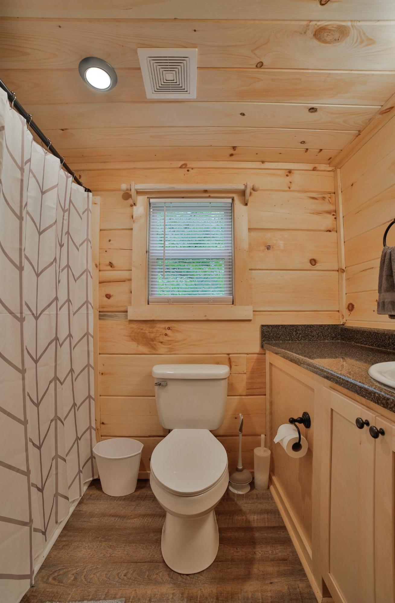 שאטאנוגה Lena Cabin Wooded Tiny Cabin - Hot Tub מראה חיצוני תמונה