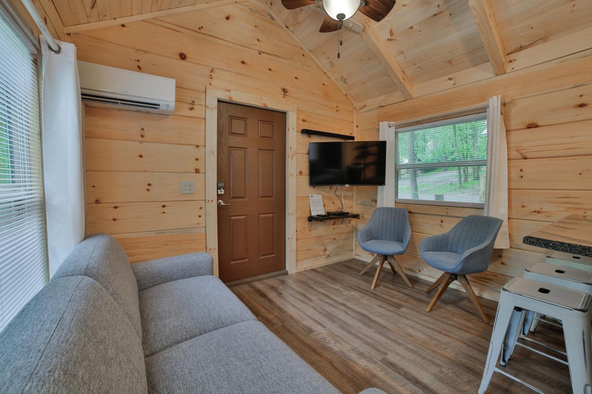 שאטאנוגה Lena Cabin Wooded Tiny Cabin - Hot Tub מראה חיצוני תמונה