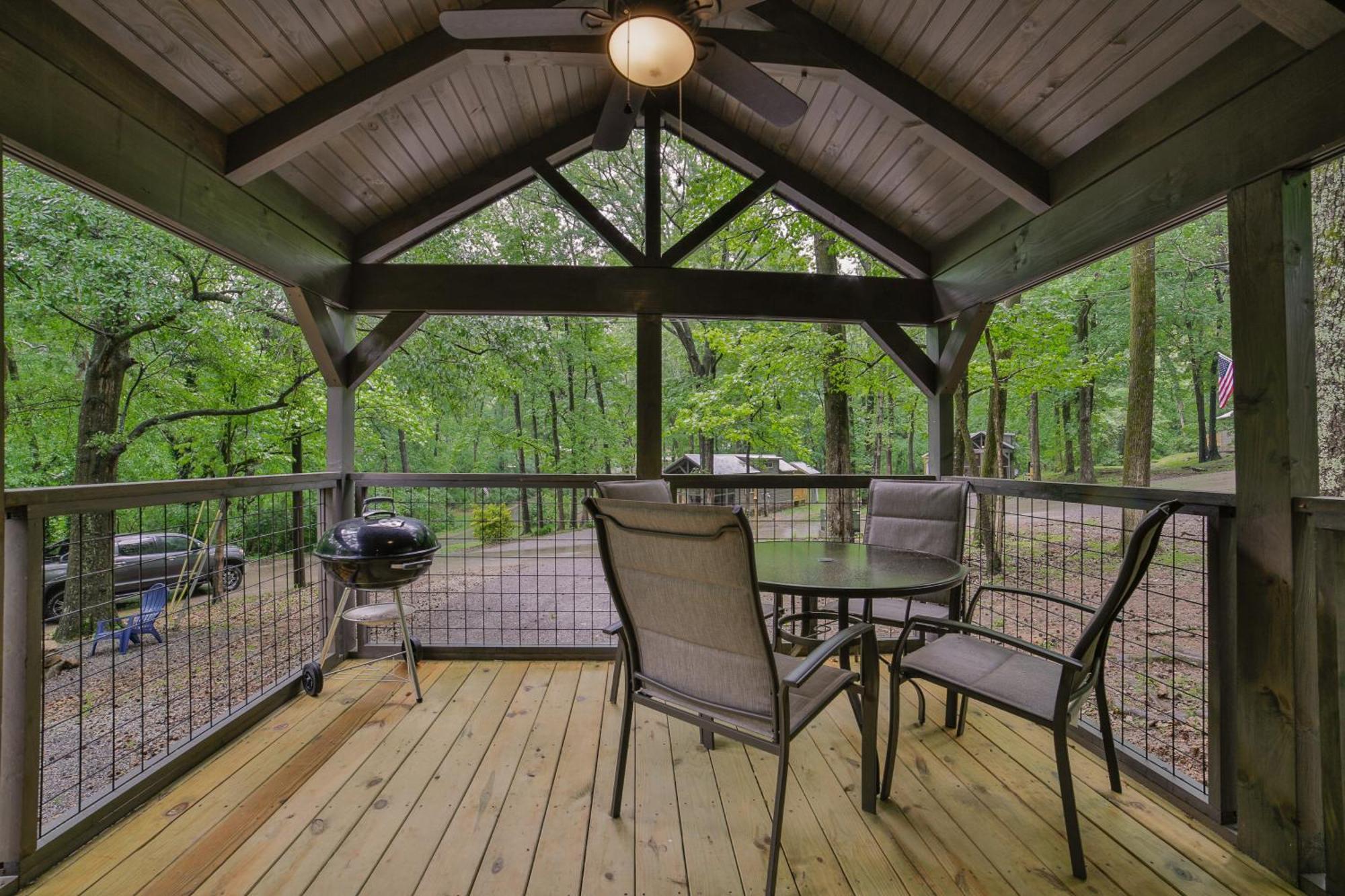 שאטאנוגה Lena Cabin Wooded Tiny Cabin - Hot Tub מראה חיצוני תמונה